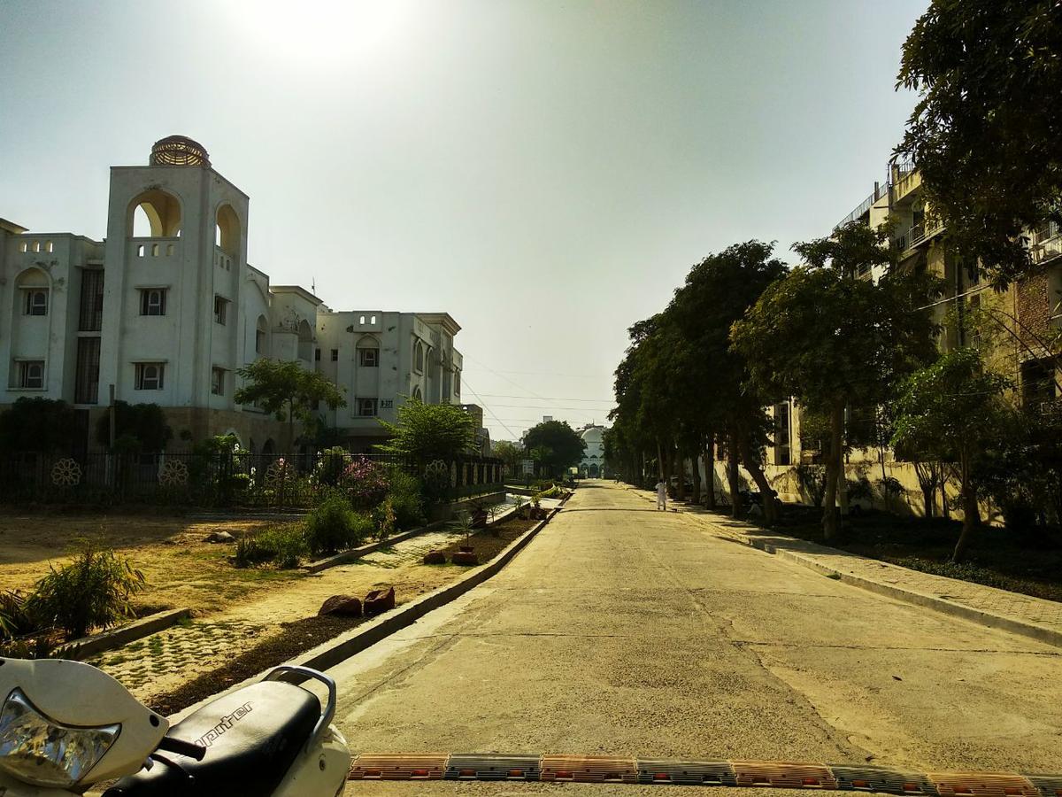 The Radiance Suites And Apartment New Delhi Eksteriør billede