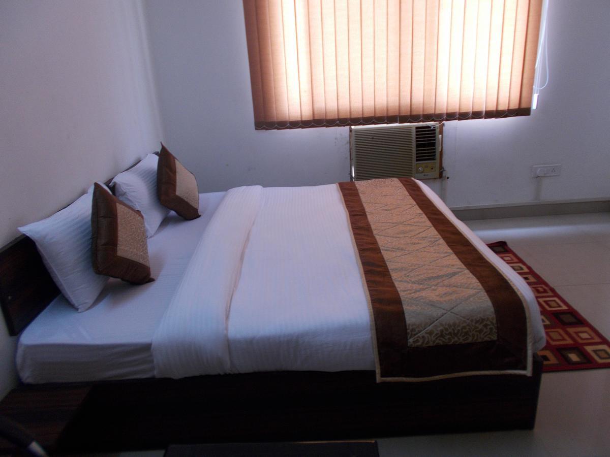The Radiance Suites And Apartment New Delhi Eksteriør billede