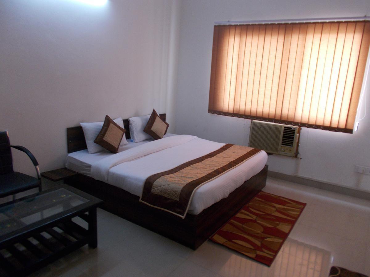 The Radiance Suites And Apartment New Delhi Eksteriør billede