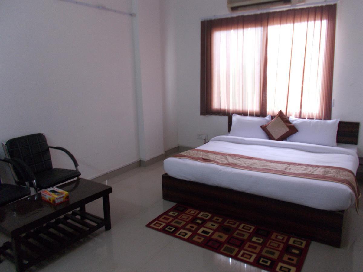 The Radiance Suites And Apartment New Delhi Eksteriør billede