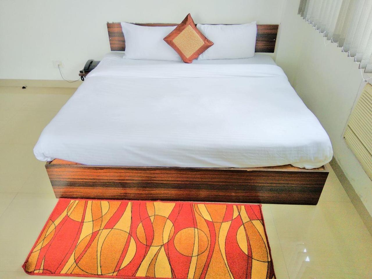 The Radiance Suites And Apartment New Delhi Eksteriør billede
