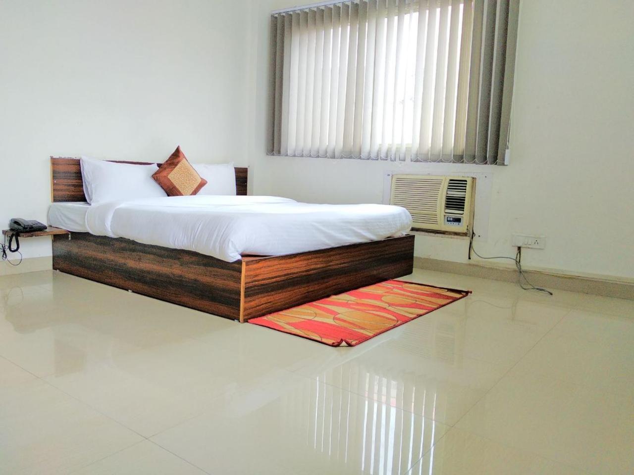The Radiance Suites And Apartment New Delhi Eksteriør billede