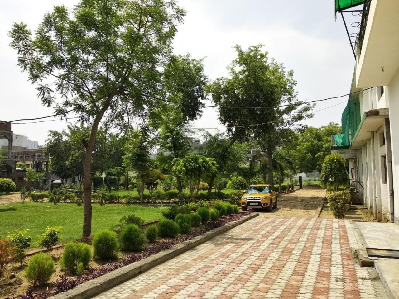 The Radiance Suites And Apartment New Delhi Eksteriør billede
