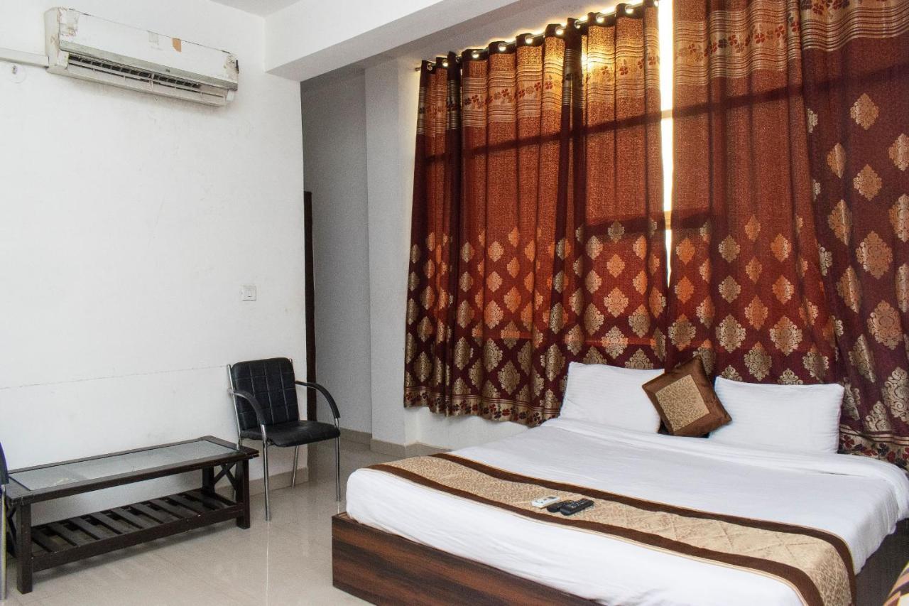 The Radiance Suites And Apartment New Delhi Eksteriør billede